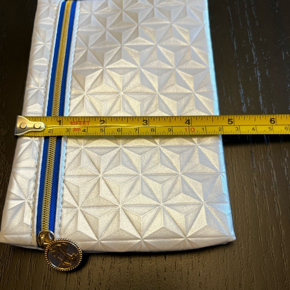 Ipsy Glambag in White with Blue & Gold Accents, NEW Never Used - Picture 5 of 5